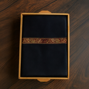 প্রিমিয়াম মানের ঐতিহ্যবাহী উলের শাল Black